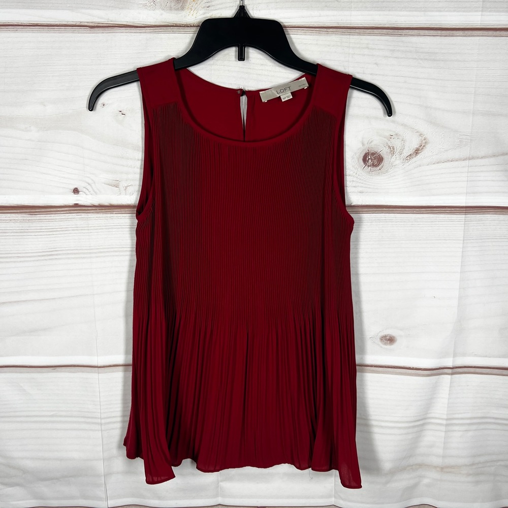 LOFT Pleated Sleeveless Blouse Women PXS Red Solid Keyhole Back Pullover Chiffon